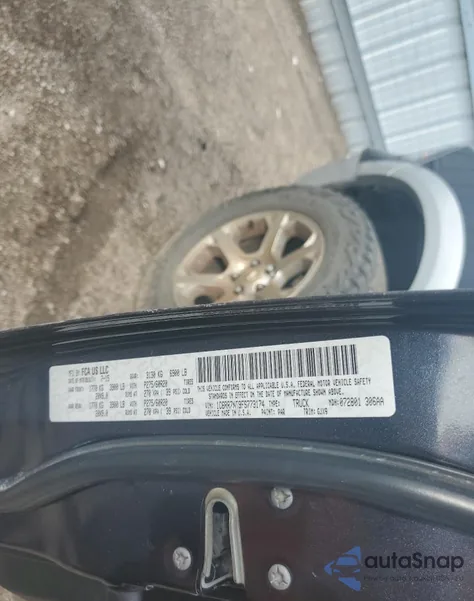 2015 Ram 1500 Laramie z USA, uszkodzony, nr VIN 1C6RR7NT9FS773174